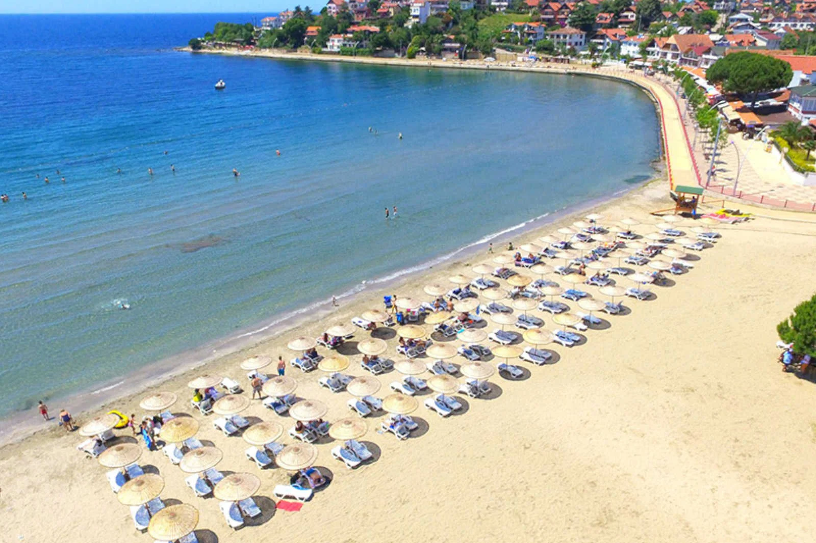 Vali, sahilde çilingir sofrası kurup insanları rahatsız edenlere tepki gösterdi