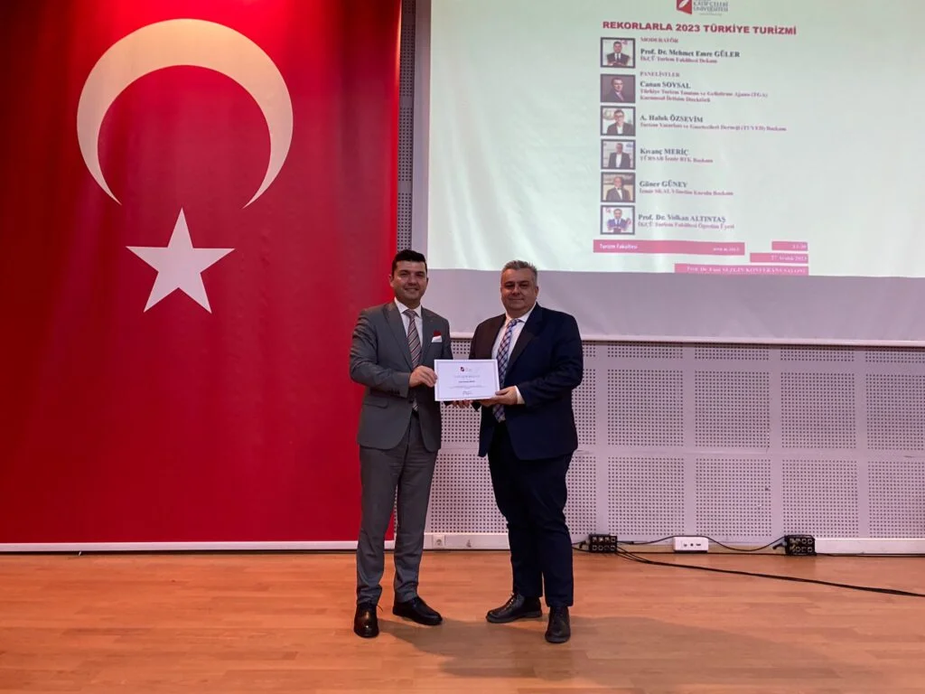 İKÇÜ Turizm Fakültesi’nden “Turizm Paneli”