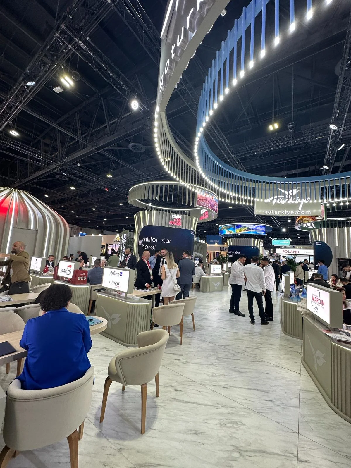 Turizmcilerimiz, Arabian Travel Market için Dubai’de