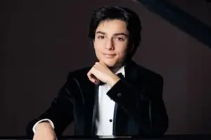 17 yaşındaki Türk piyaniste Avrupa'dan prestijli ödül