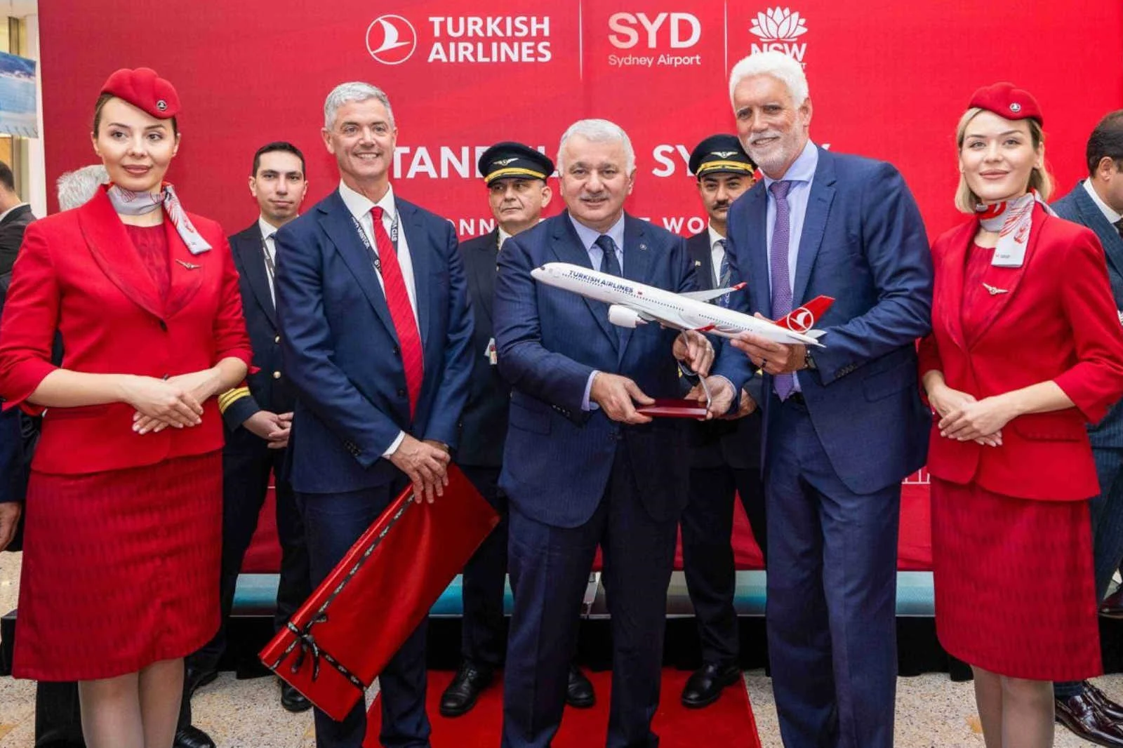 THY’nin en uzun rotası olan Sidney'e ilk uçuş gerçekleşti