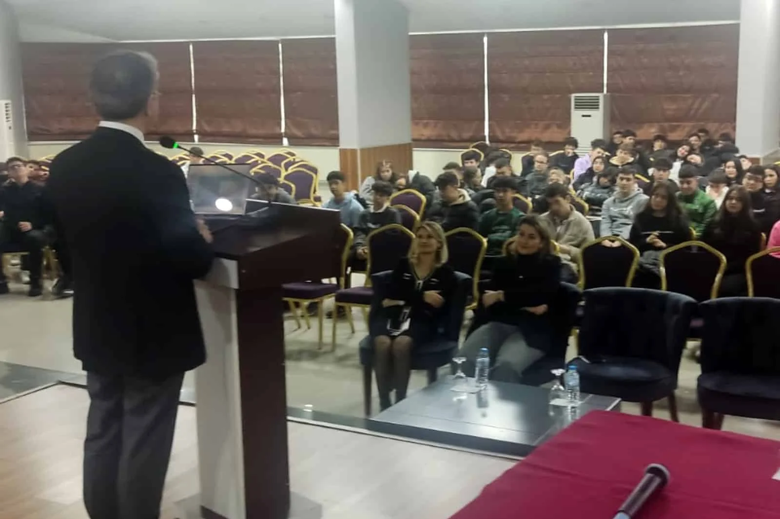 POYD Başkanı Saatçioğlu, geleceğin turizmcileri ile buluştu