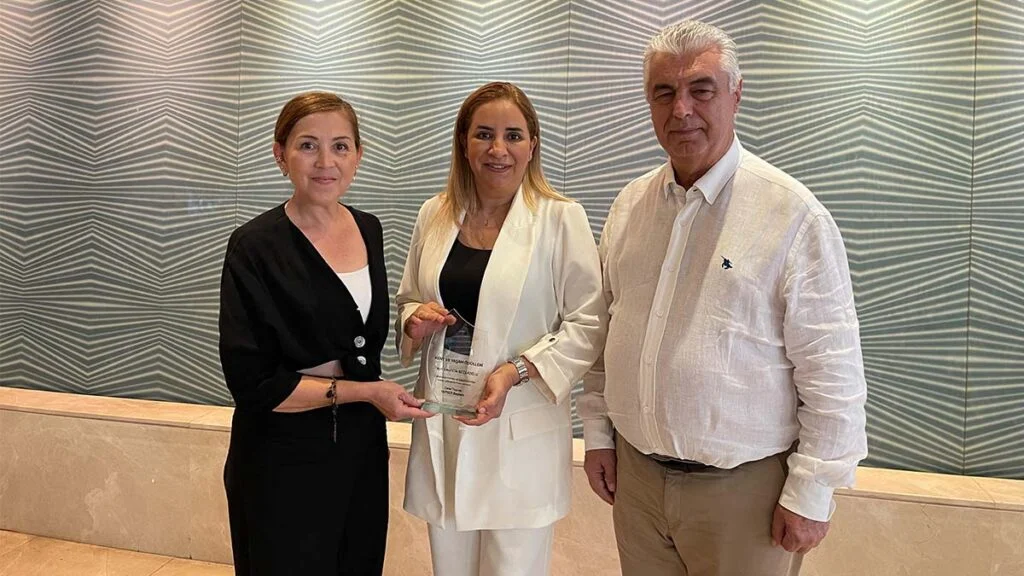 Emel Elik Bezaroğlu konaklama dalında başarı ödülüne layık görüldü