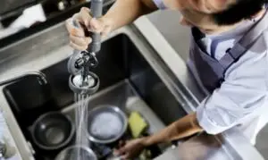 Otellerde hak ettikleri saygı ve değeri görmüyorlar!
