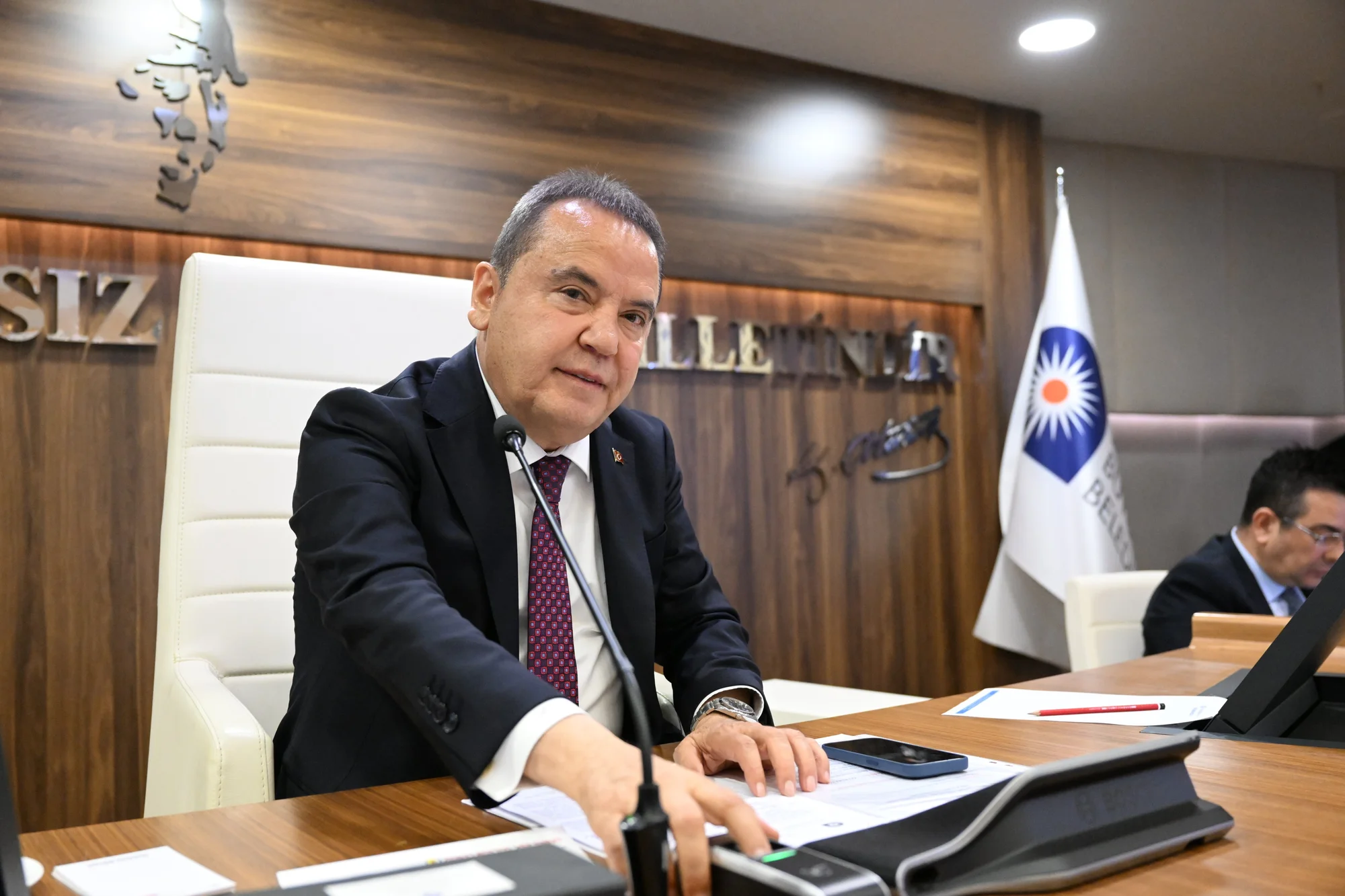 Antalya’da belediye çalışanlarının maaşına yüzde 80 zam