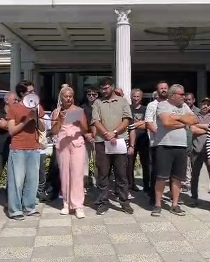 Otel çalışanlarının maaş ve tazminat protestosu sürüyor: “Emeğimizin karşılığını istiyoruz”