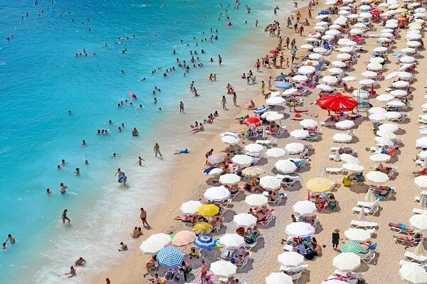 “Türkiye, fiyat artışları nedeniyle hedeflediği Rus turist sayısına ulaşamaz”
