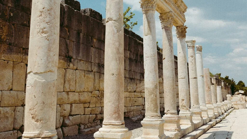 Belçikalı turistler, tarihi eser kaçakçılığı şüphesiyle Antalya’da gözaltına alındı