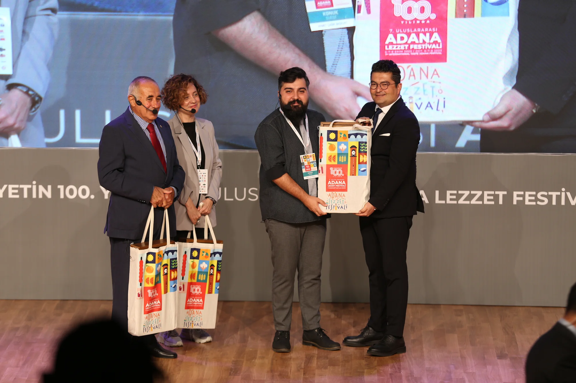 Gastronomi dünyasının etkin isimleri Adana’da Türkiye gastronomisini konuştu