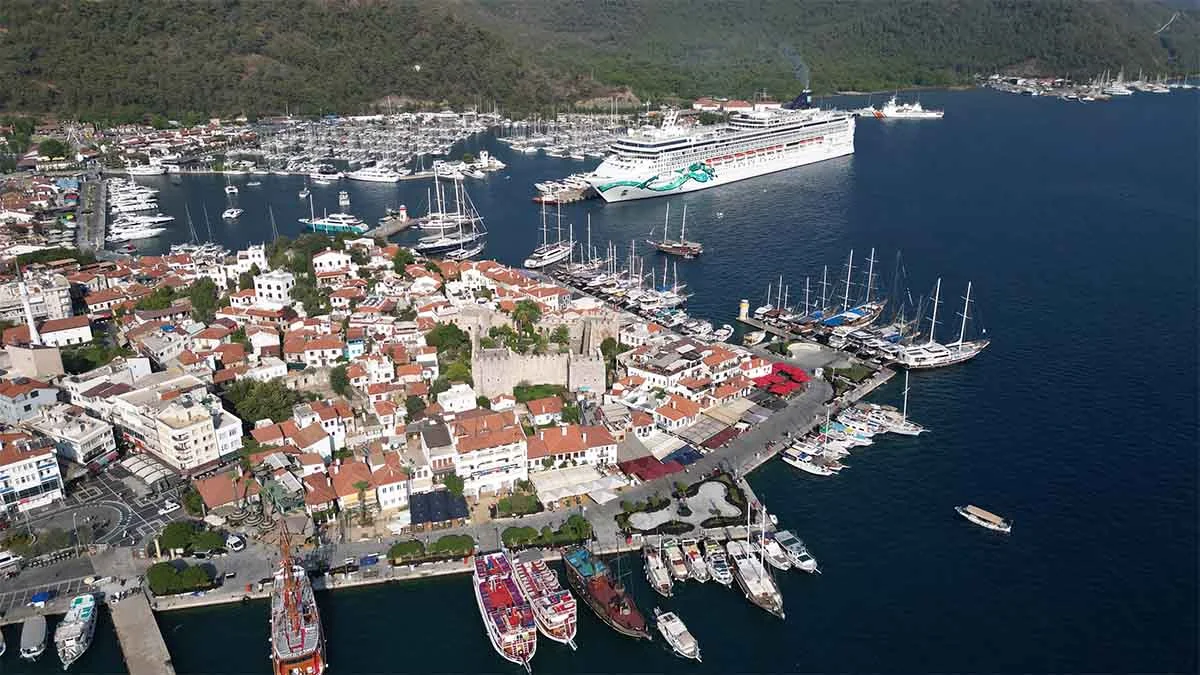 Marmaris, 2025 sezonuna %90 dolulukla veda ediyor