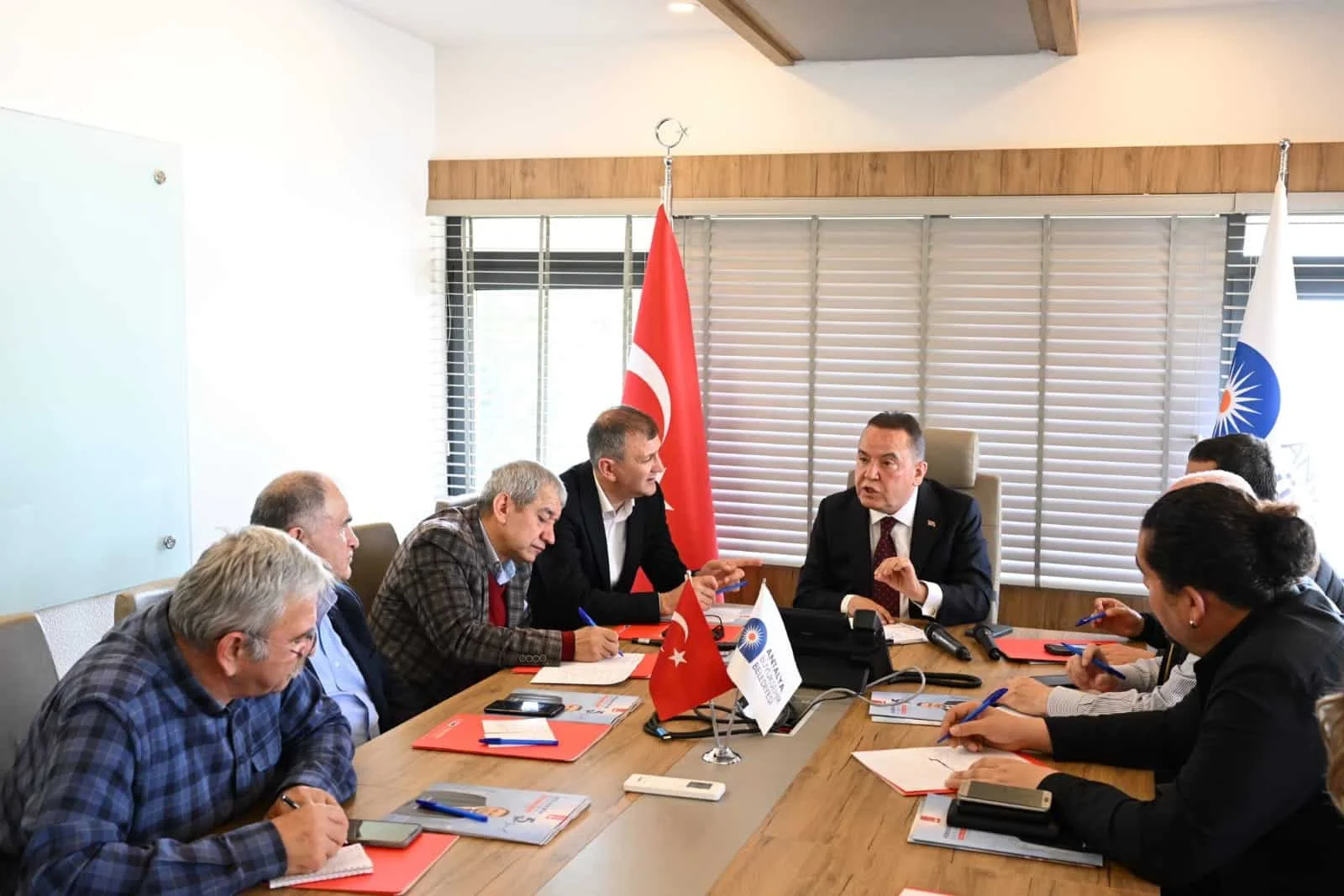 Muhittin Böcek: “Turizme siyaset üstü bakmalıyız”