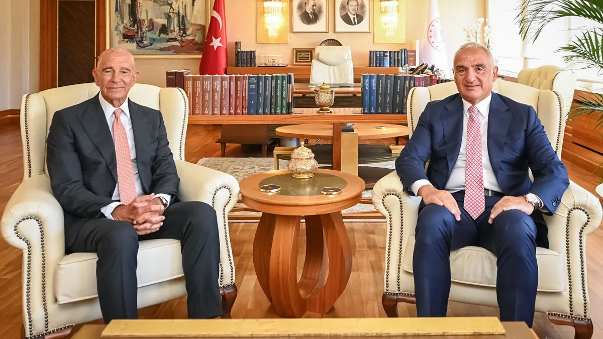 Bakan Ersoy, ABD Büyükelçisi Barrack ile bir araya geldi