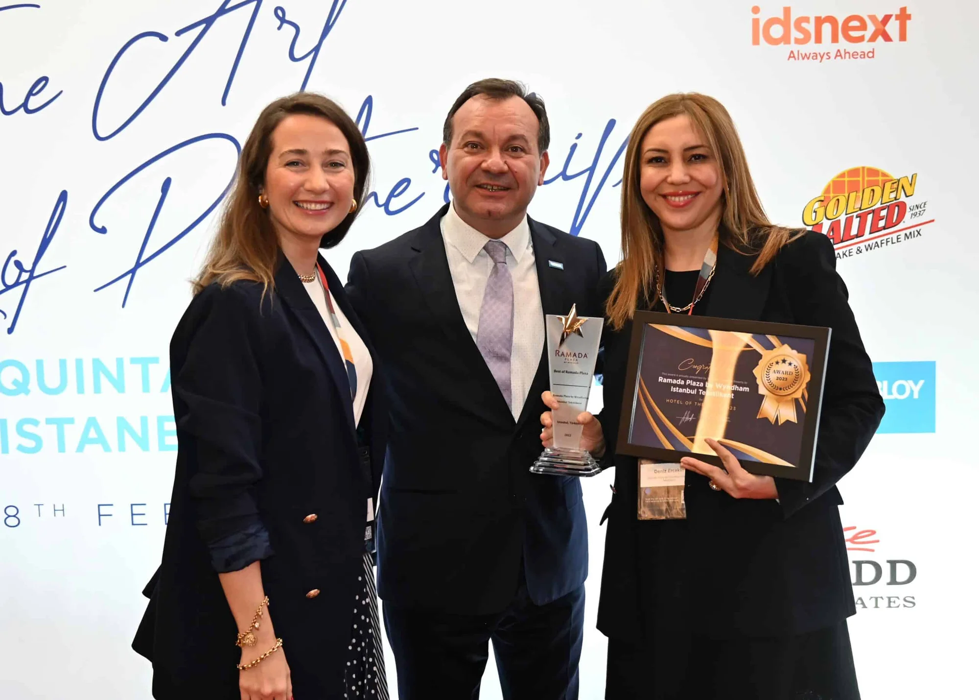 Ramada Plaza By Wyndham İstanbul Tekstilkent’e Hotel Of The Year 2023 ödülü