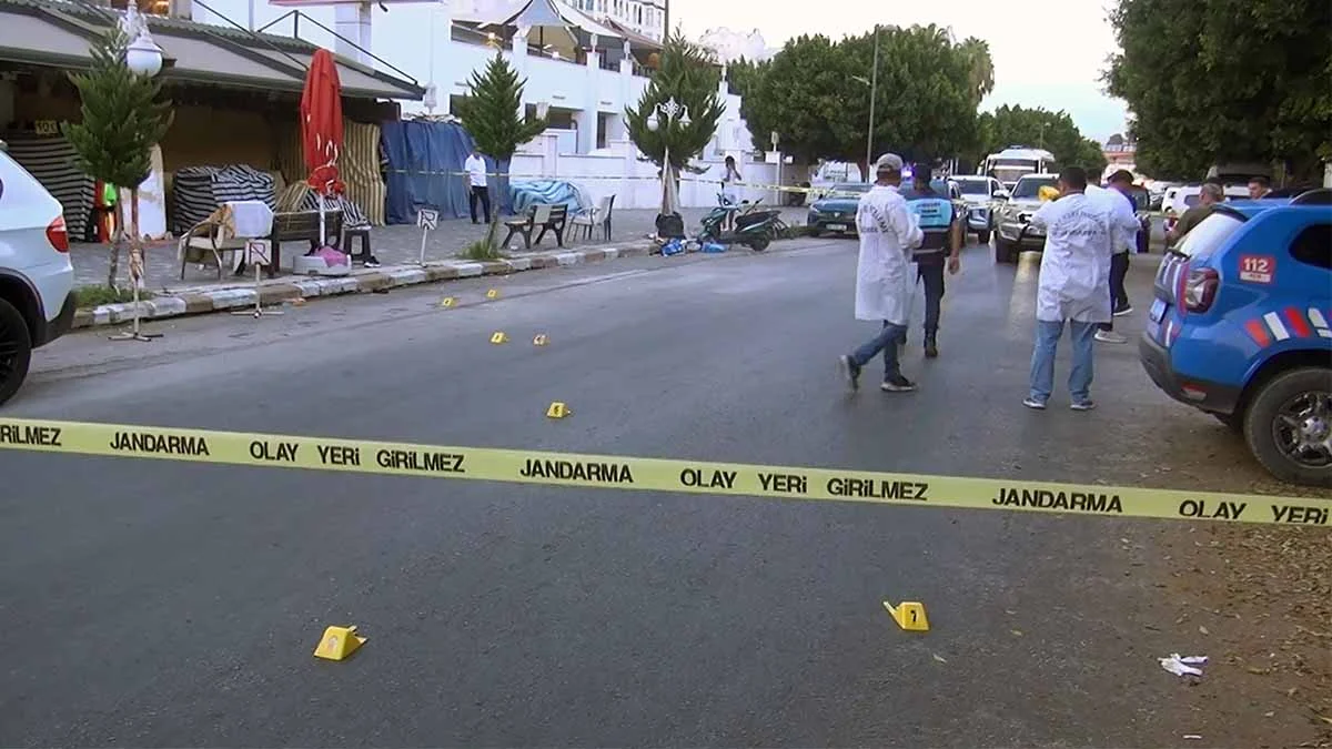 Antalya’da silahlı saldırı: 1’i turist 3 kişi yaralandı