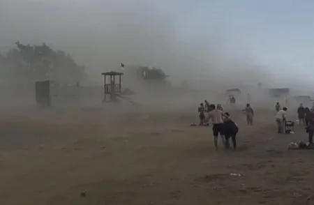 Antalya'da sıcaklık 16 derece birden düştü kum fırtınası çıktı
