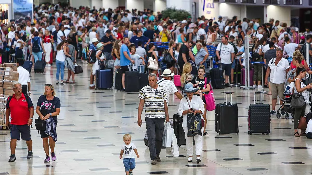 Türk turistin vizelisi Orta ve Batı Avrupa'ya, vizesizi Balkanlar'a gitti