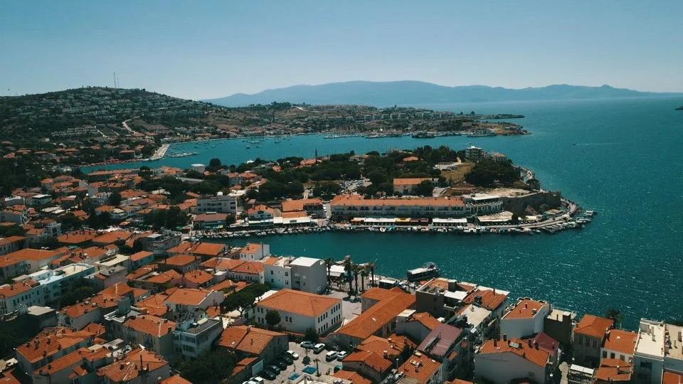 Turizmcilerden çağrı: Foça turizm alanı ilan edilmeli!