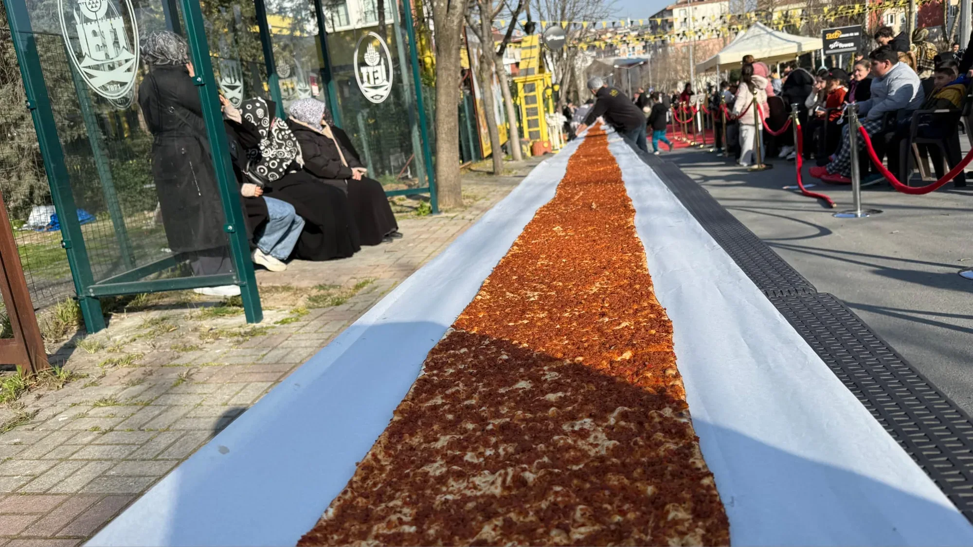 Türkiye, 63 metrelik Lahmacun ile Guinness Rekorlar Kitabı'na girecek