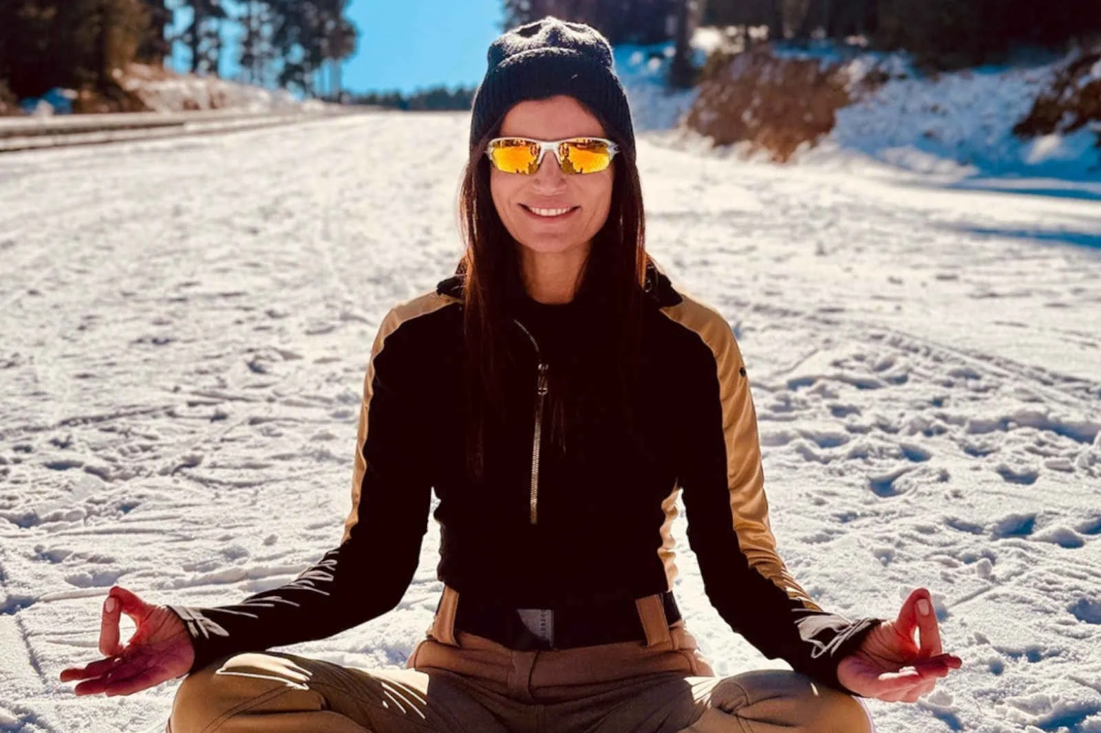 Sarpino Mountain Hotel, sezonu Ece Vahapoğlu ve karda yoga ile açtı