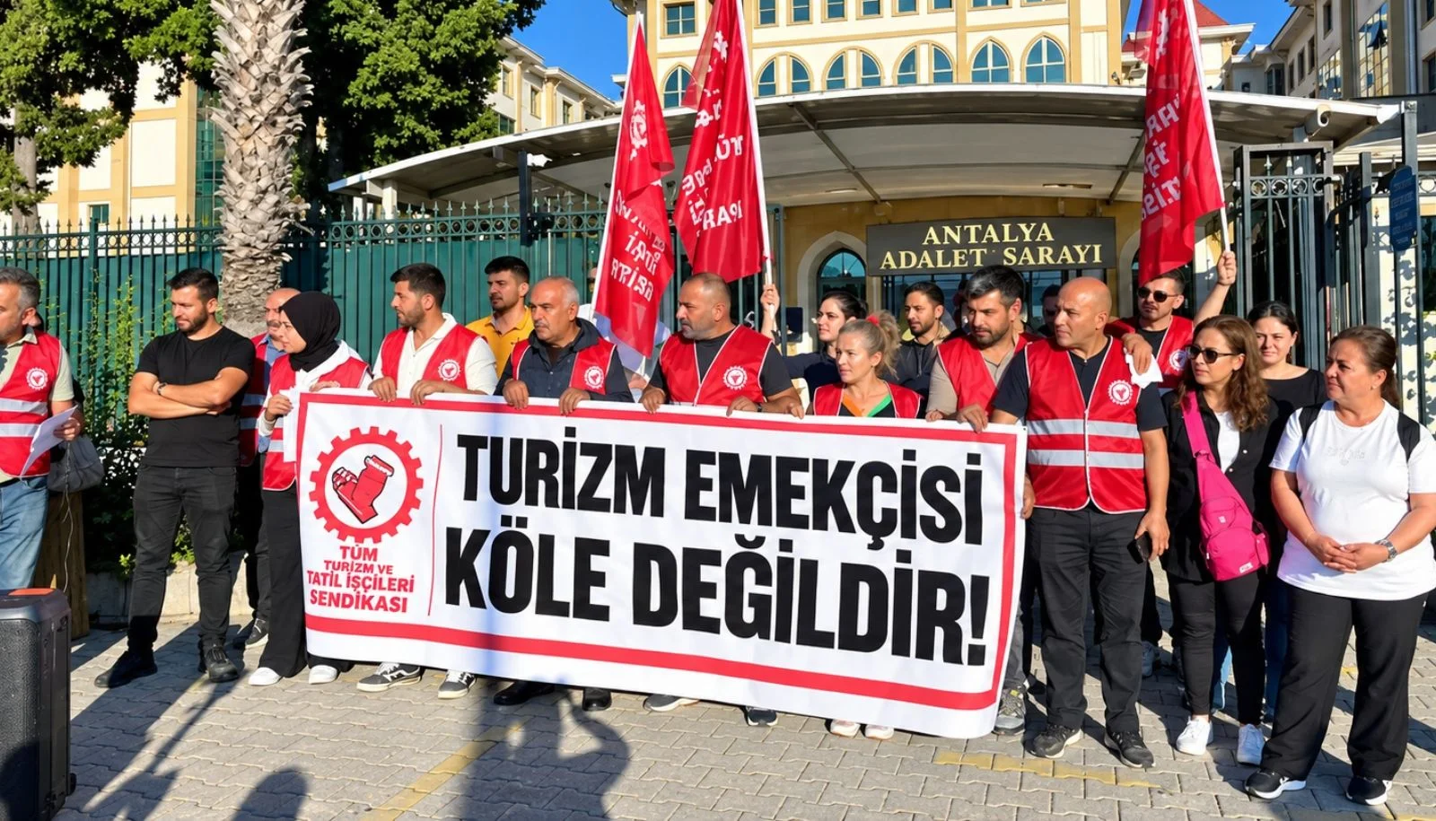Eylemlere konu olan otel grubu, işçilerin ücret alacakları için ön protokol imzaladı