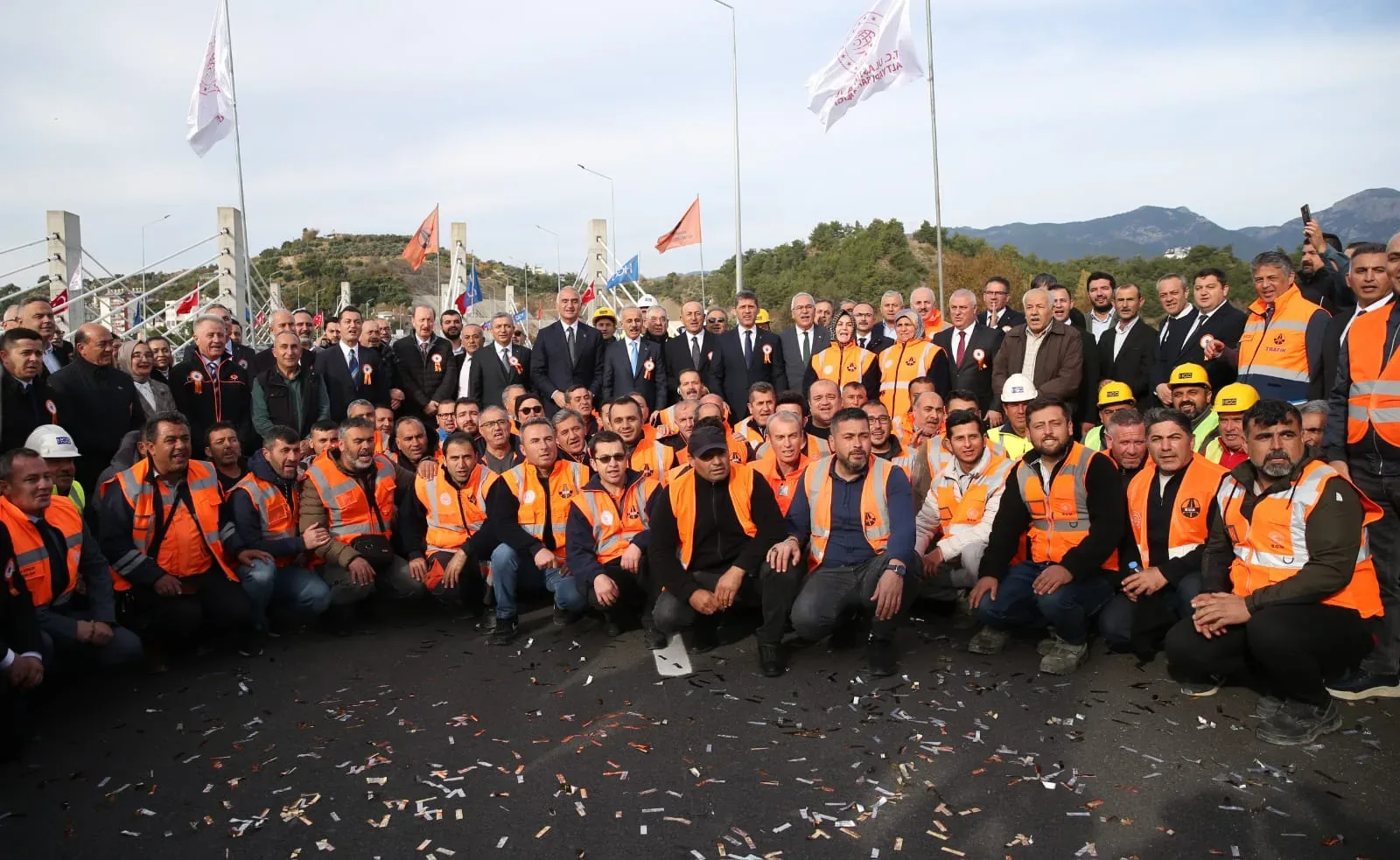 Bakan Ersoy: "Tüm dünyanın gıpta ile baktığı bir noktaya geldik" 