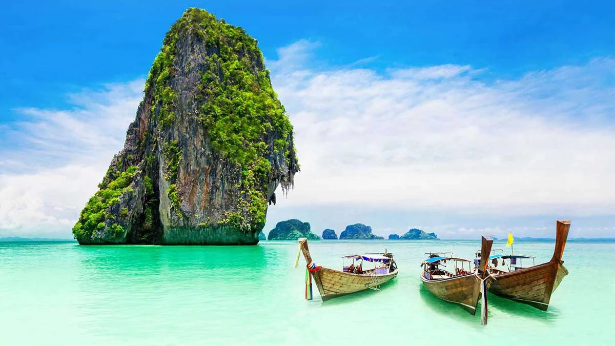 Cebinde parası olmayan turistler Phuket’e giremeyecek