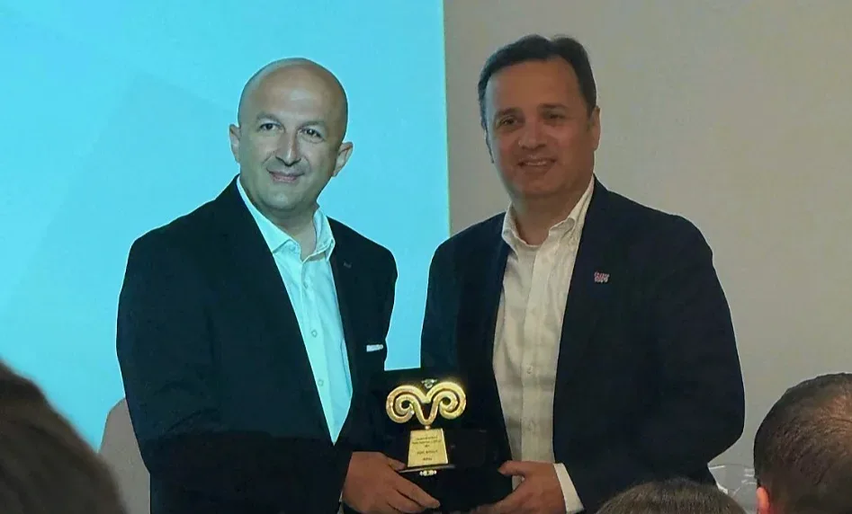 Koç Holding'ten Setur Akdeniz Bölge Müdürü Hüsnü Sarıoluk'a "Fark Yaratan Lider" ödülü