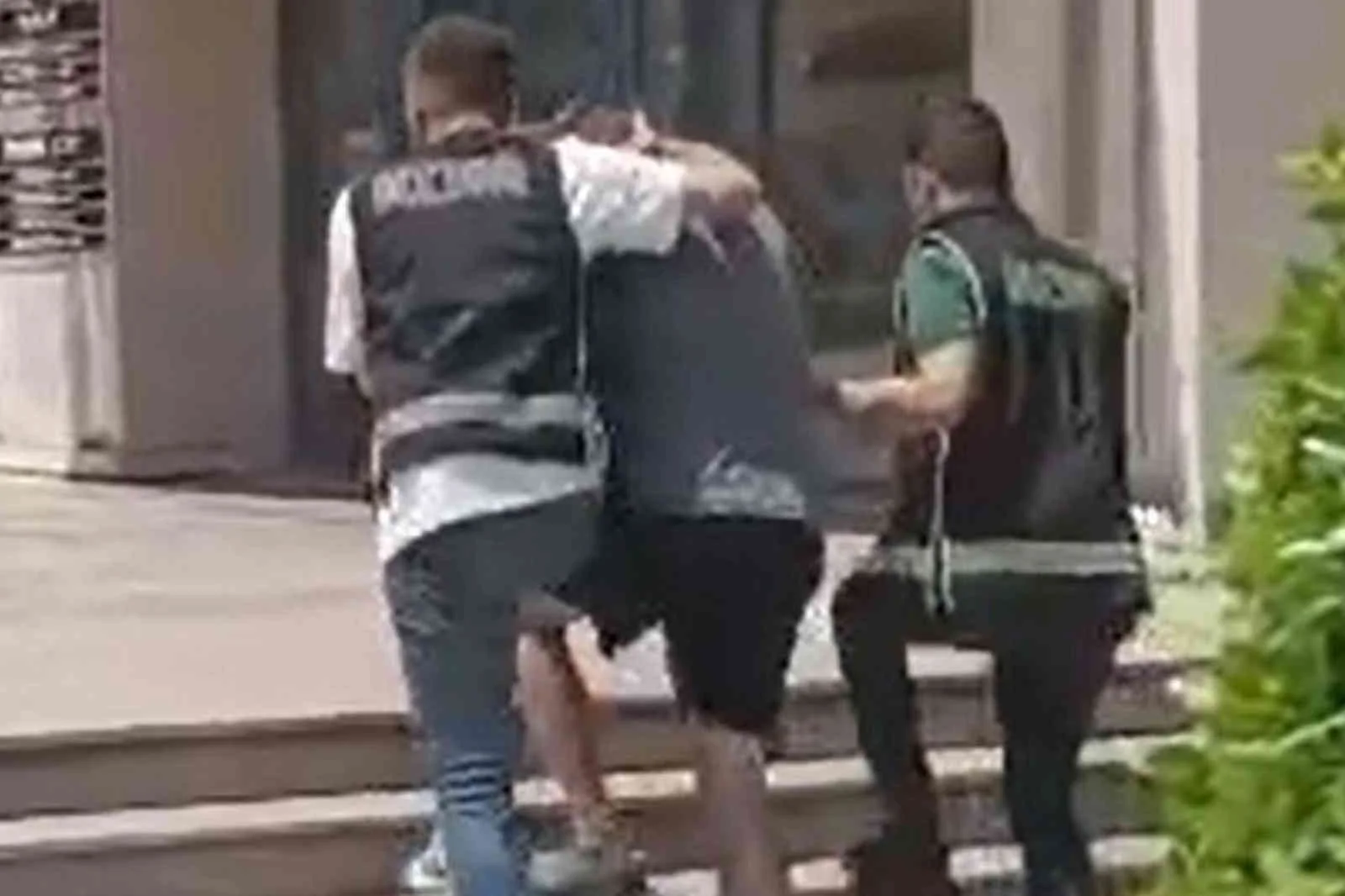 Sahte dövizle alışveriş yapan turist, sınır dışı edildi