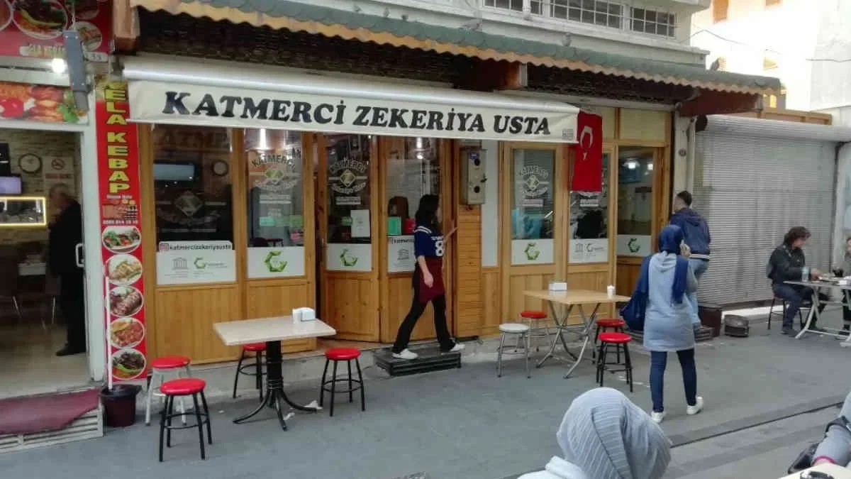 Gaziantep’teki tabureli katmerci, dünyanın en iyileri arasında