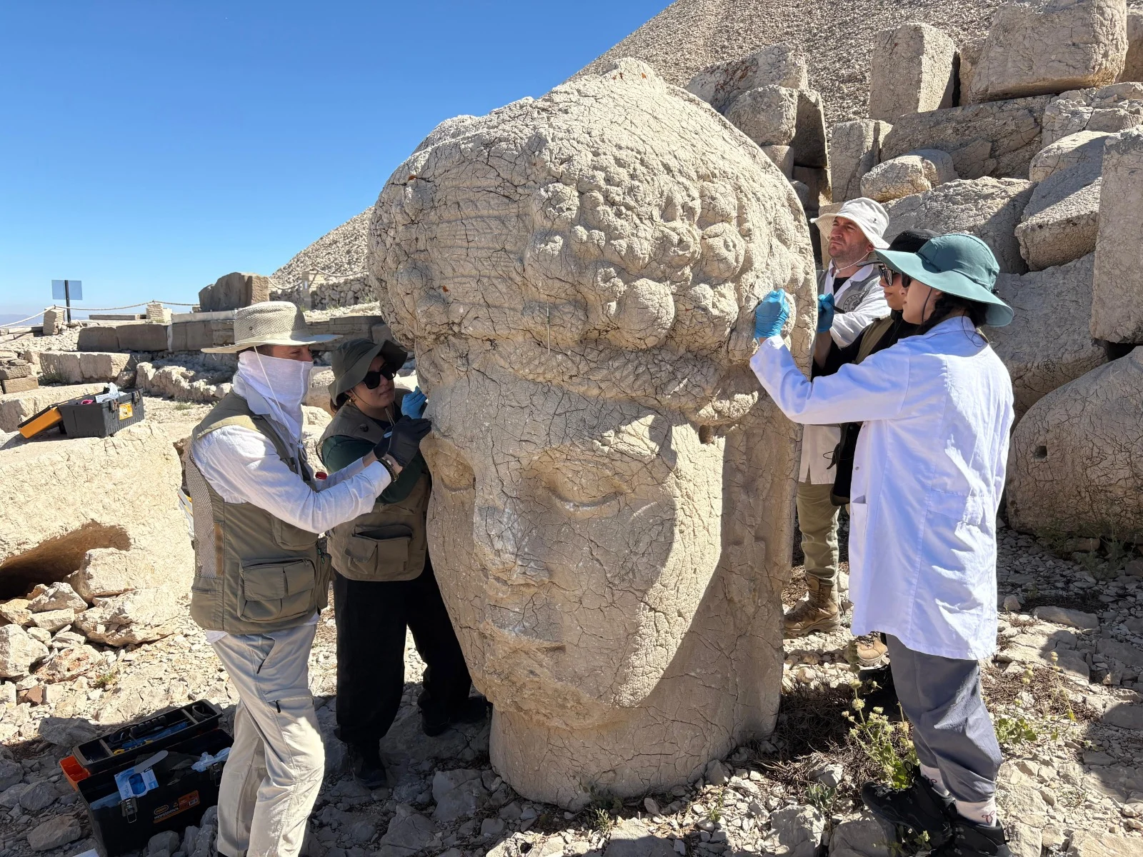 Nemrut'taki 2 bin yıllık heykeller nano teknolojiyle güçlendiriliyor