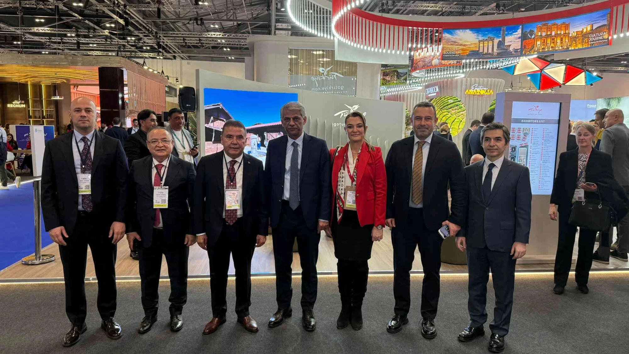 Antalya Büyükşehir Belediyesi, WTM Londra’da turizmcileri yalnız bırakmadı