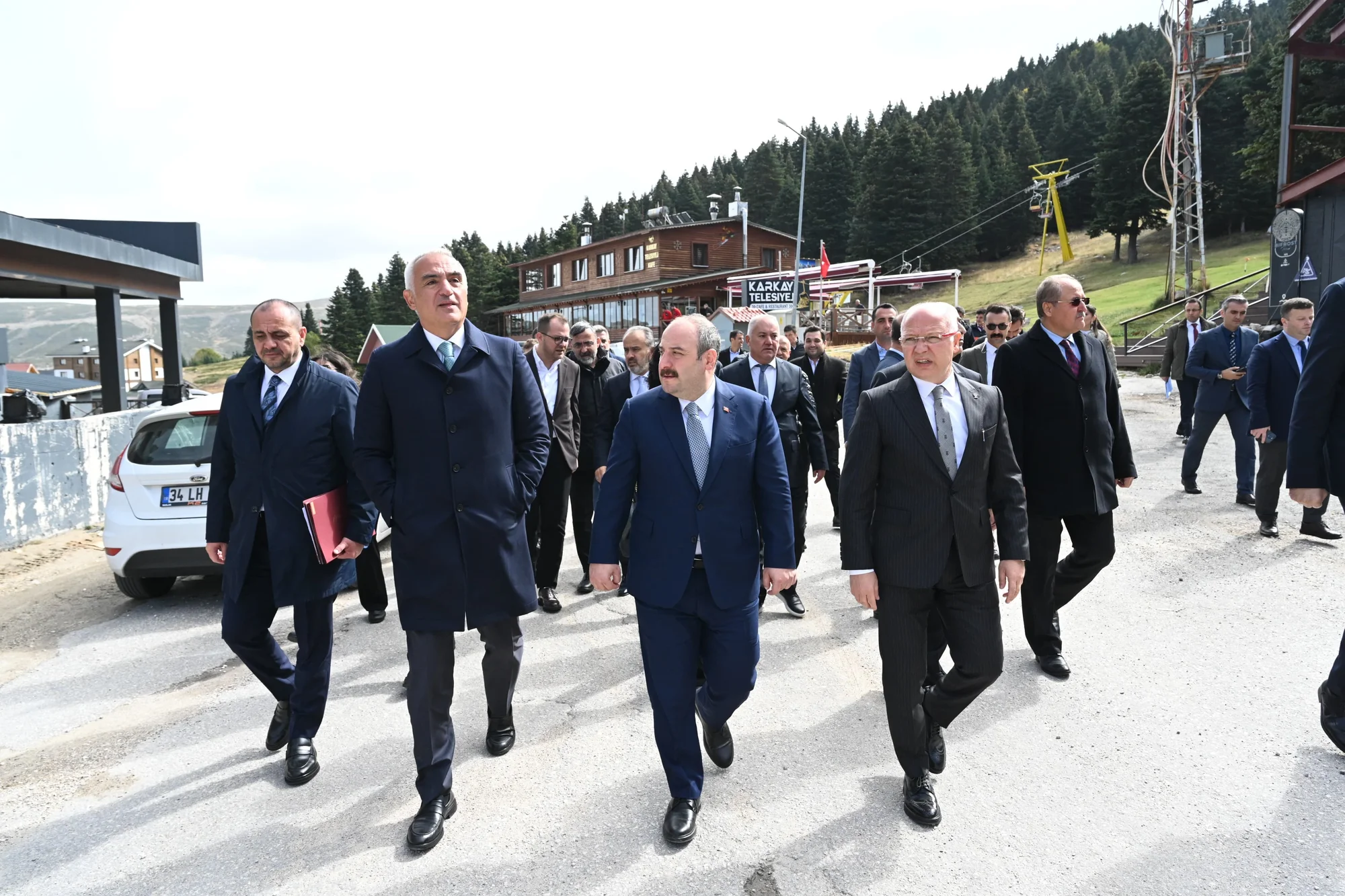 Bakan Ersoy: “Uludağ'ı eski günlerine geri döndüreceğiz”