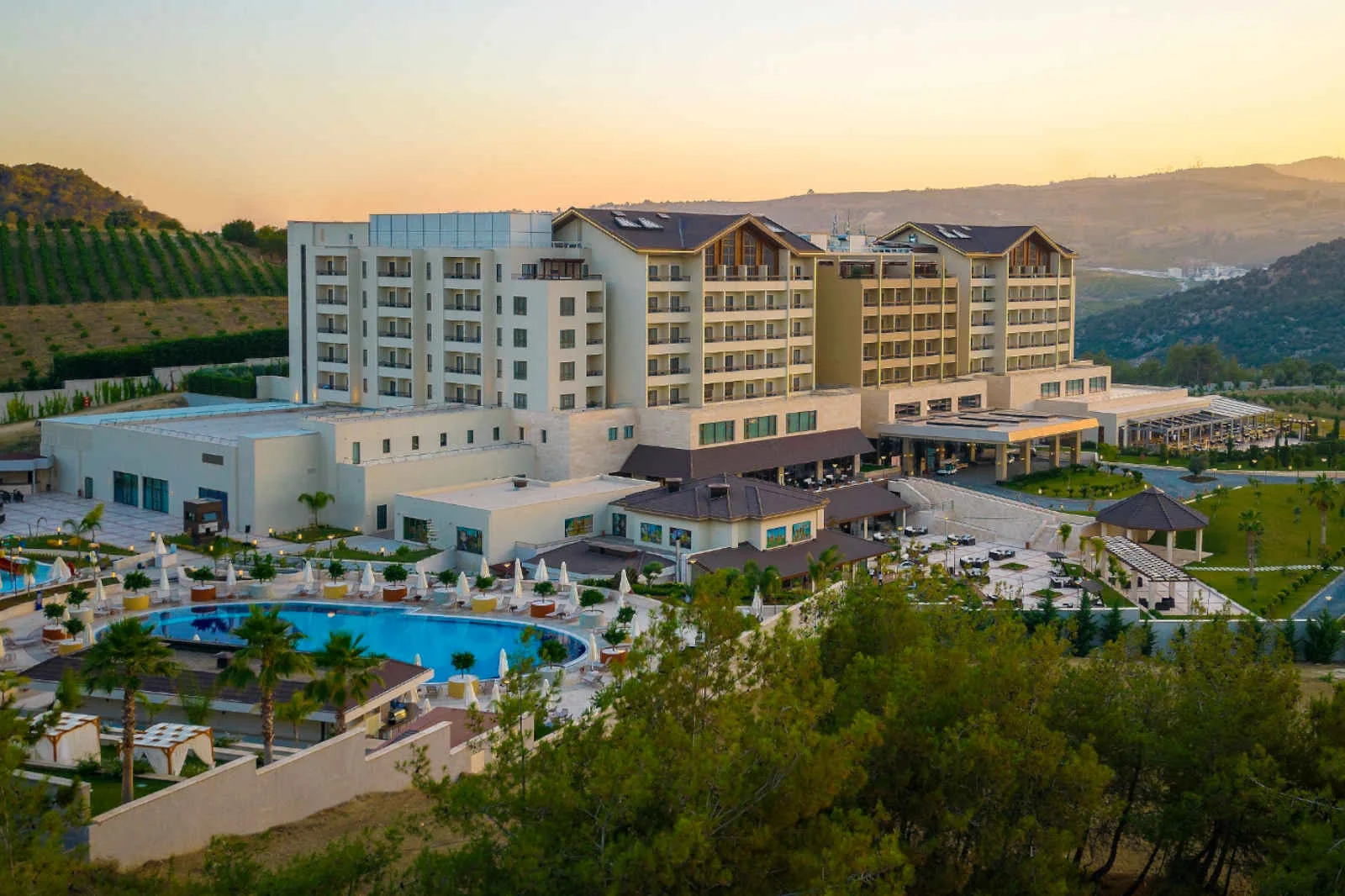 55 milyon dolar yatırımla yapılan otel, turizmi yeniden yorumladı