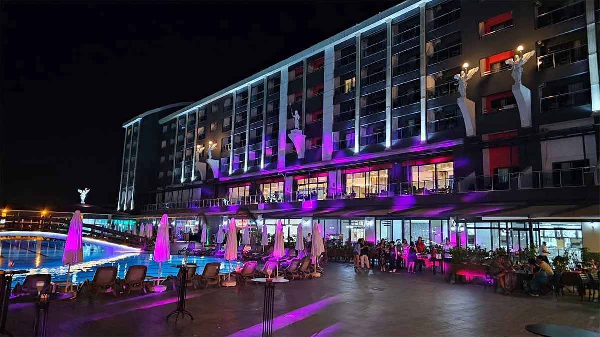 Casa Fora, sezonu Alexandra Stan ve Pascal Nouma ile açtı