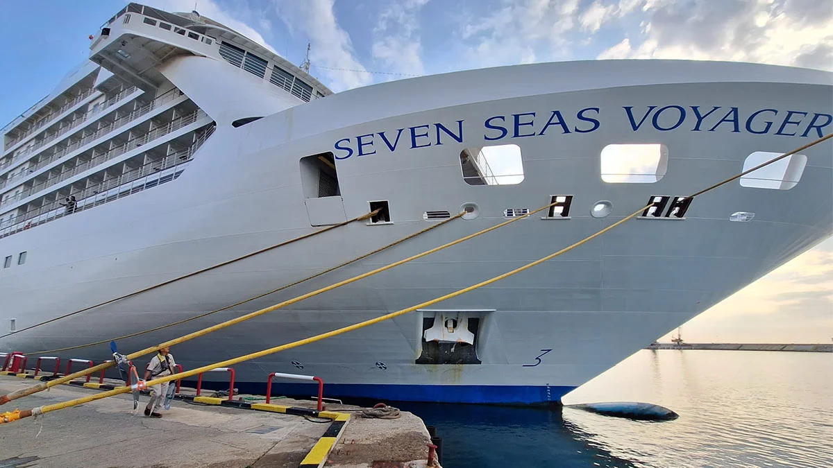 Lüks yolcu gemisi, QTerminals Antalya Limanı’na demirledi
