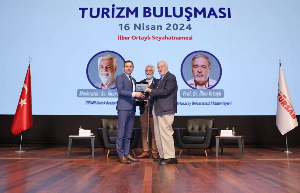 İlber Ortaylı: “Daha çok turist değil, nitelikli ve gelir getiren turist”