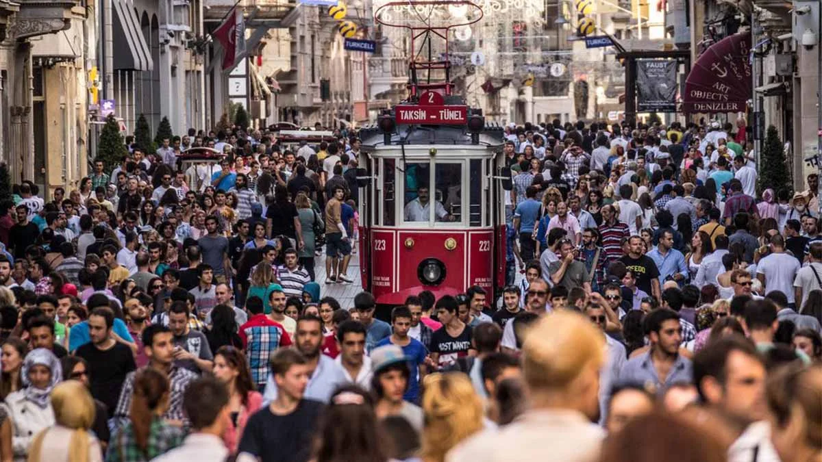 İstiklal Caddesi, dünyanın en pahalı alışveriş caddeleri arasında