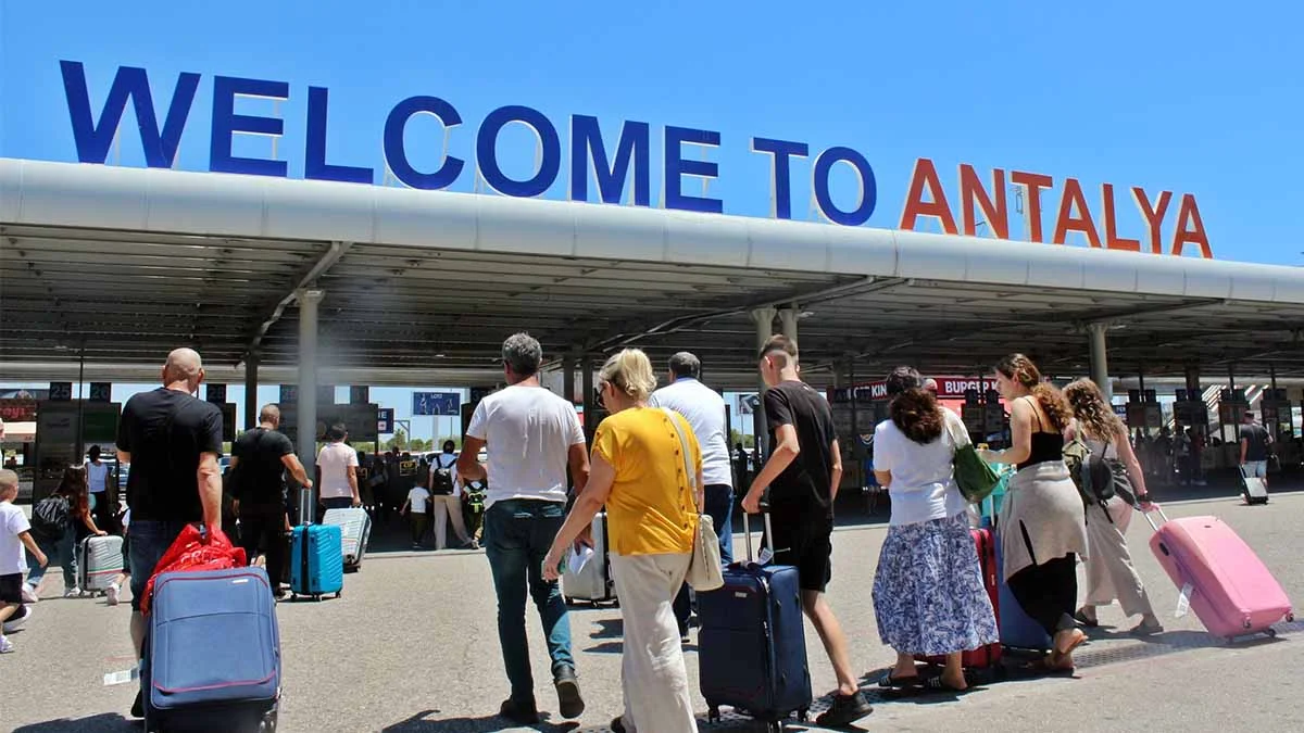 Havalimanlarında Ağustos ayında 27,6 milyon yolcuya hizmet verildi