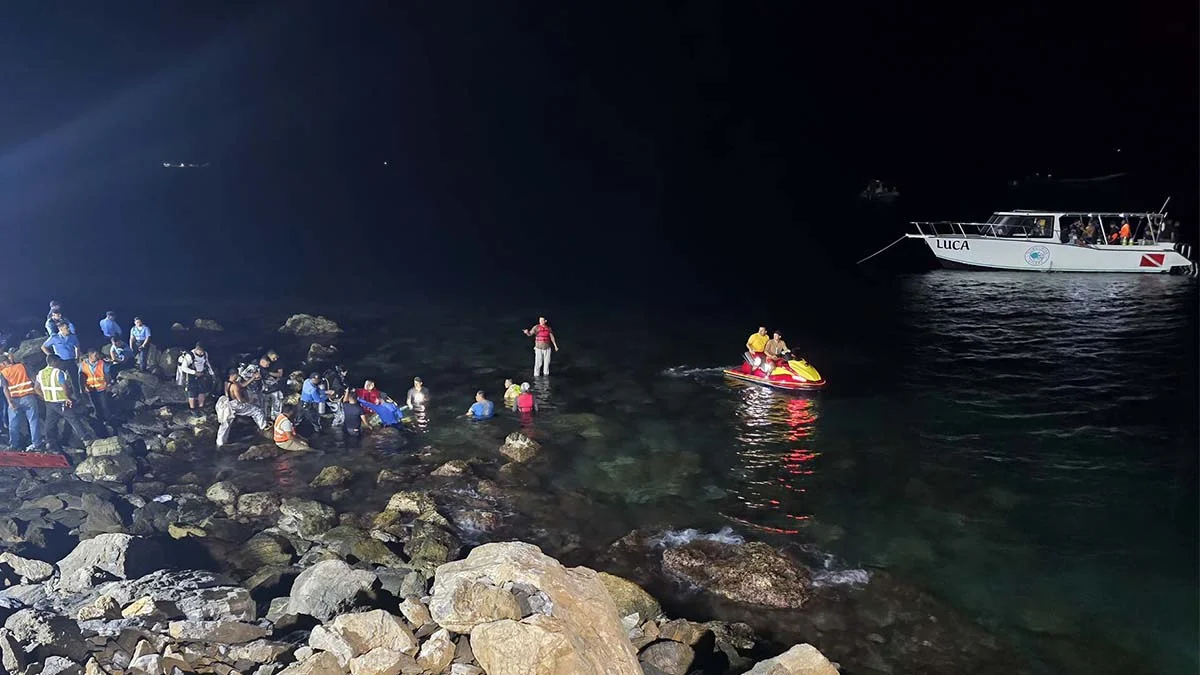 Kalkış yapan uçak saniyeler sonra suya düştü: 12 ölü
