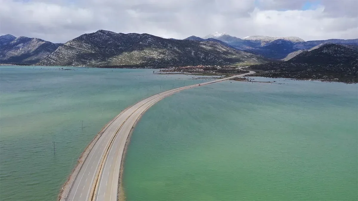Sular altında kalan Antalya-Konya kara yolu yeniden ulaşıma açıldı