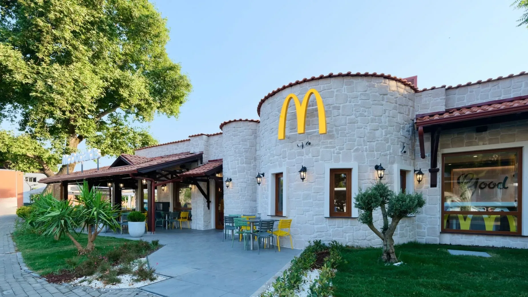 Türkiye'de 10 bin kişiye istihdam sağlayan McDonald’s'dan Türkiye ekonomisine 1 milyar dolarlık üretim katkısı
