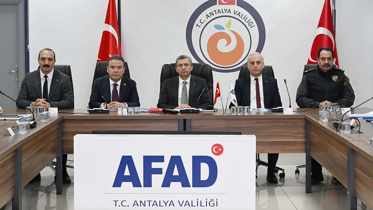 Antalya’nın ünlü sahilinde kaçak yapılar kaldırılacak, kalite artırılacak