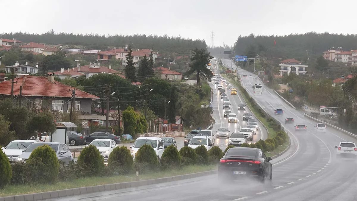 Bayram tatili dönüşü trafik yoğunluğu çileye döndü