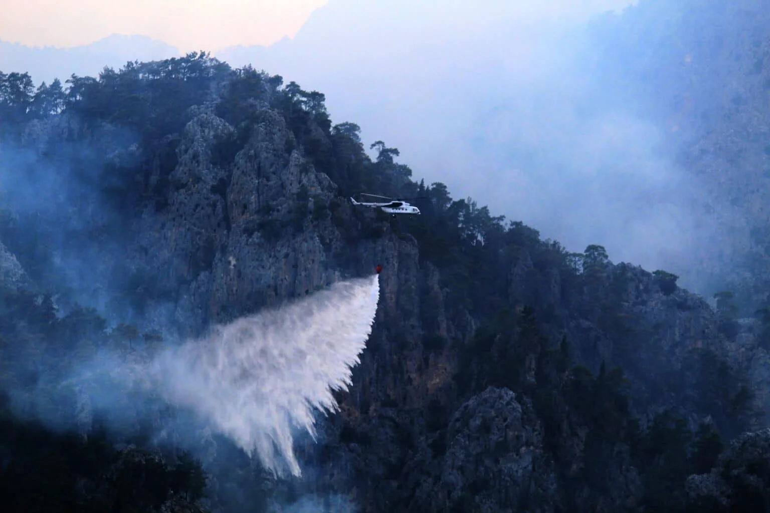 Kemer yangını kontrol altına alındı