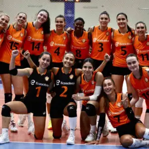 Kuşadası Kadınlar Voleybol Turnuvası’nda Liberty ve Ramada konaklama sponsoru oldu