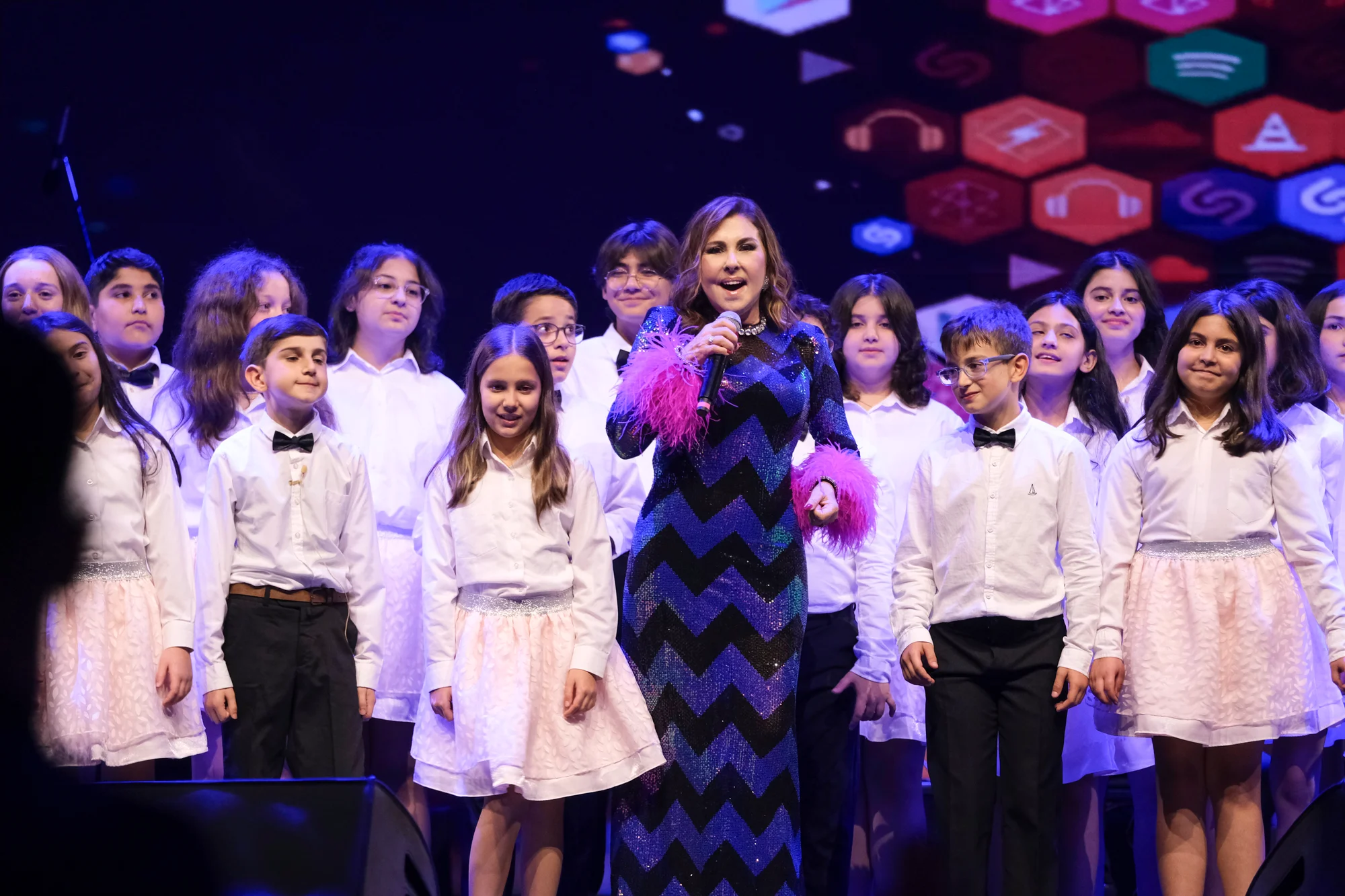 LÖSEV’in 25. Yıl Galası, Cosmos Theatre’da gerçekleştirildi