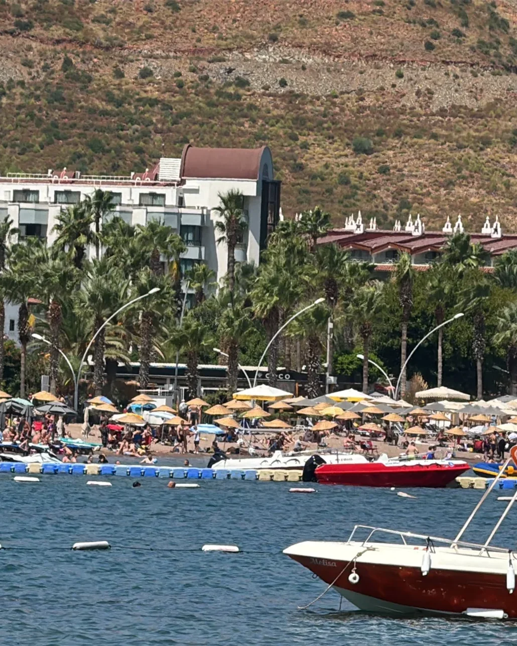 Marmaris’te yerli turistin daha yüksek fiyatla konakladığı iddiası doğru değil