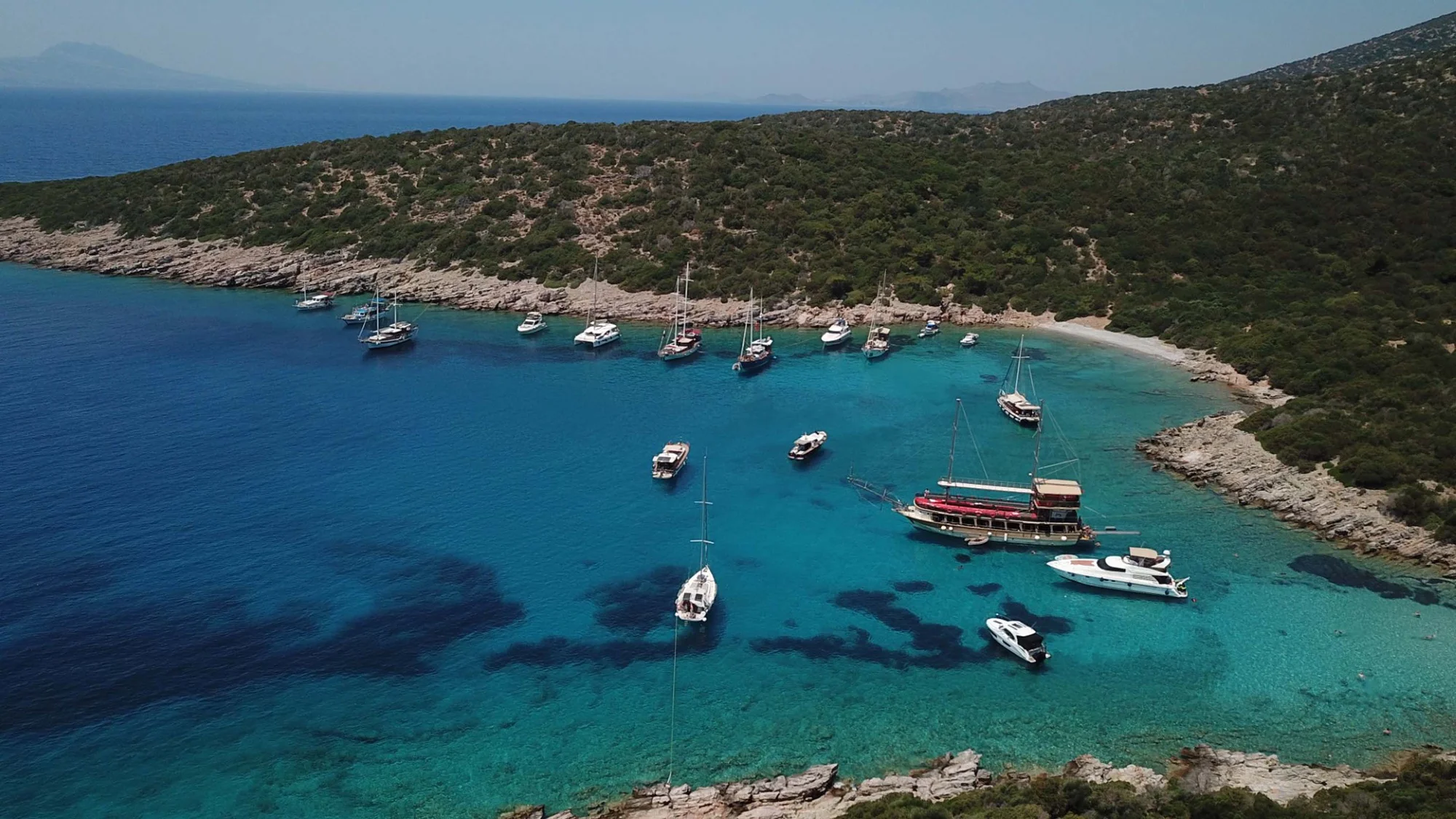 Bodrum’da lüks teknelere turist ilgisi büyük: Haftalık kiralar 7 bin avrodan başlıyor