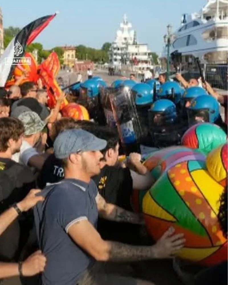 ABD’nin milyarder İtalya Büyükelçisi, mega yatıyla geldiği Venedik’te protestolarla karşılandı