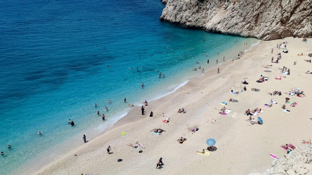 Batı Antalya, bayrama odaklandı